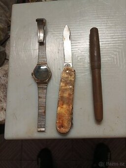 Starý nůž,hodinky a pero