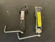 Octavia 1 originální hever z rezervy