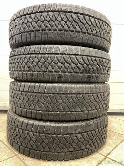 Bridgestone Blizzak 215/75 R16C 116/114R 4Ks zimní pneu