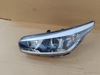 Kia Ceed levý přední světlomet