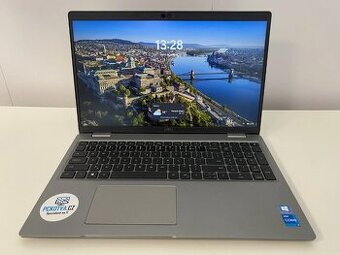 Dell Latitude 5520 15.6" FHD | i5-1135G7 | 8GB RAM | 240GB 