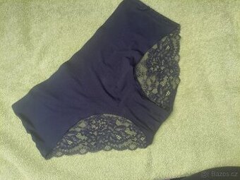 Černé krajkové nošené kalhotky vel. XL