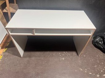 NOVÝ Bílý psací stůl s přihrádkami