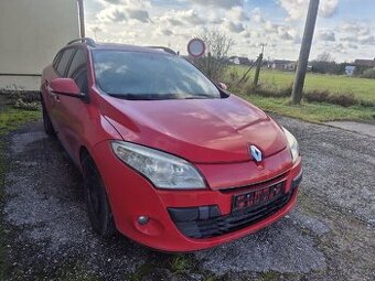 Prodám náhradní díly Renault Megane 1.6 16v r.v. 2010.