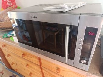 Multifunkční trouba AEG