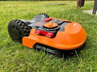 Robotická sekačka Worx Landroid M700