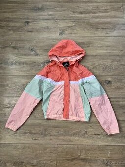 Pěkná dívčí bunda
