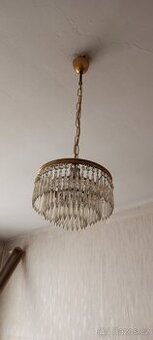 Křišťálový lustr a lampa