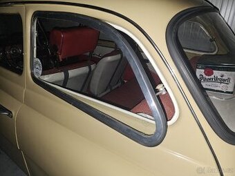 Koupim zadní vyklopni okno na Škoda Octavia TS