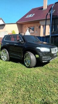 Dětské vozítko Volvo XC90