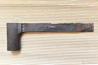 DLÁTOVKA ZDOBENÁ bez kovářské značky