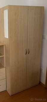 Šatní skříň