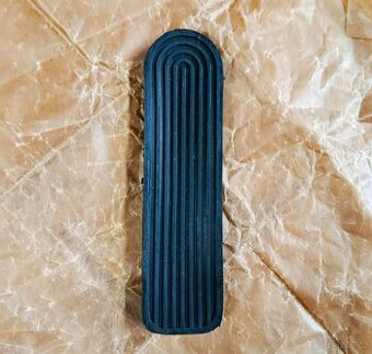 Volha 21, Gaz 66 - guma pedálu plynu