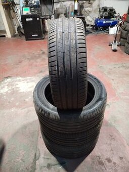 225/50R18 - 1