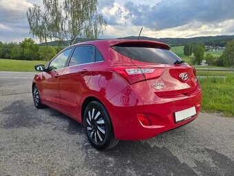 Hyundai i30 - 1.6i Benzín - STK 4/2028 - Pěkná
