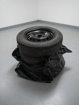 Prodám sadu ocelových kol 15" VW-Pneu 195/65 R15