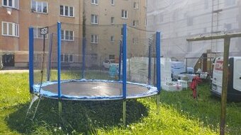 Trampolína