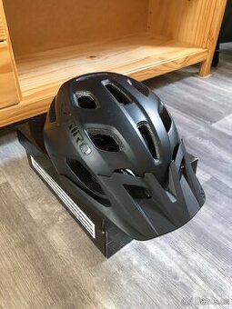 Cyklistická helma Giro Fixture 54–61 cm