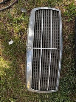 Přední mřížka mercedes w124