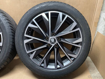 ŠKODA KAROQ NOVÁ R18 HYDRUS letní BRIDGESTONE DOT2025