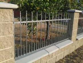 Kovaný plot