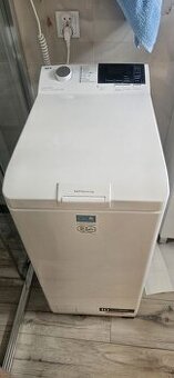 AEG