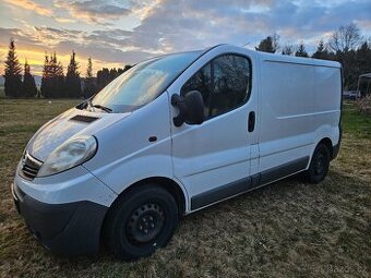 Prodám obytný Opel Vivaro,r.v.2013,obsah-2.0tdci(74kw)