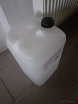 kanystr 25 l čistý, jeden 10 l