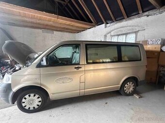 VW Transporter T5 - pohřební speciál