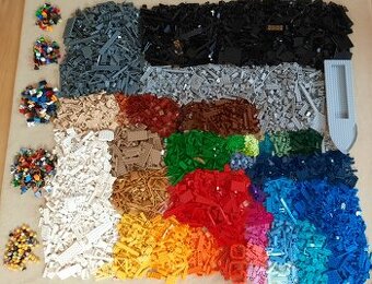 Originální LEGO 7,5 kg + díly pro více než 80 minifigurek