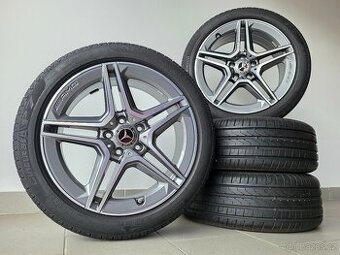 Orig. Mercedes AMG Letní Pirelli 225/45/18 - Top