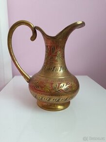 Mosazná váza