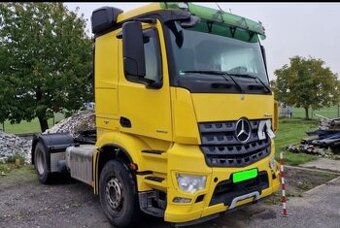 Mercedes Benz Arocs  1843
