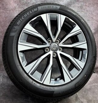 Letní sada alu kol Volvo V90 CC/XC40 235/50R19 105V