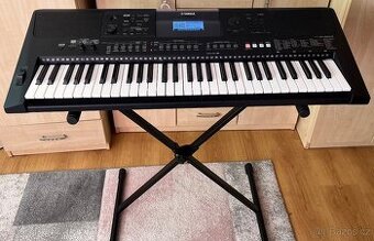 Klávesy Yamaha PSR-E463 + stojan a baterie ZDARMA