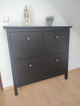 Botník IKEA HEMNES