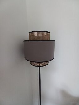 Stojací lampa
