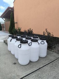 Bílý plastový sud 50l se šroubovacím víkem