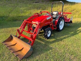 Používaný malotraktor YANMAR F210 S ČELNÍM NAKLADAČEM