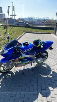Suzuki GSX-R 600 K2 (2002) – spolehlivá, pěkný chod motoru