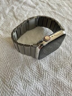 Apple Watch Series 8