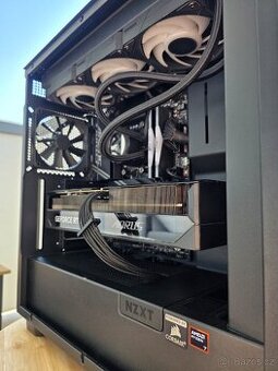 HERNÍ PC- R7 9800X3D/ RTX 5080 AORUS