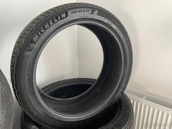 R23 285/40 Michelin zimní pneu