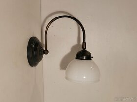 pěkná mosazná stará lampa, lampička, bílé stínidlo - 1
