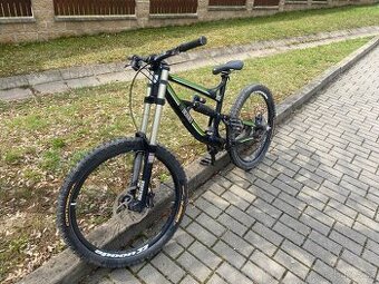 Downhill kolo THE UNCHAINED ROSE