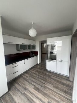 🏡Pronájem prostorného bytu 3+1 (73 m²) v Chotěšově - 1