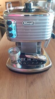 Kávovar Delonghi