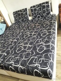 Manželská postel s uložným prostorem