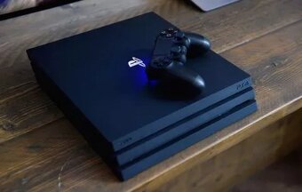 PLAYSTATION 4 PRO + 2TB SSD disk + Hra (komplet)