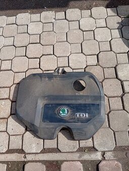 Prodám plastoví kryt motoru škoda Octavia 1